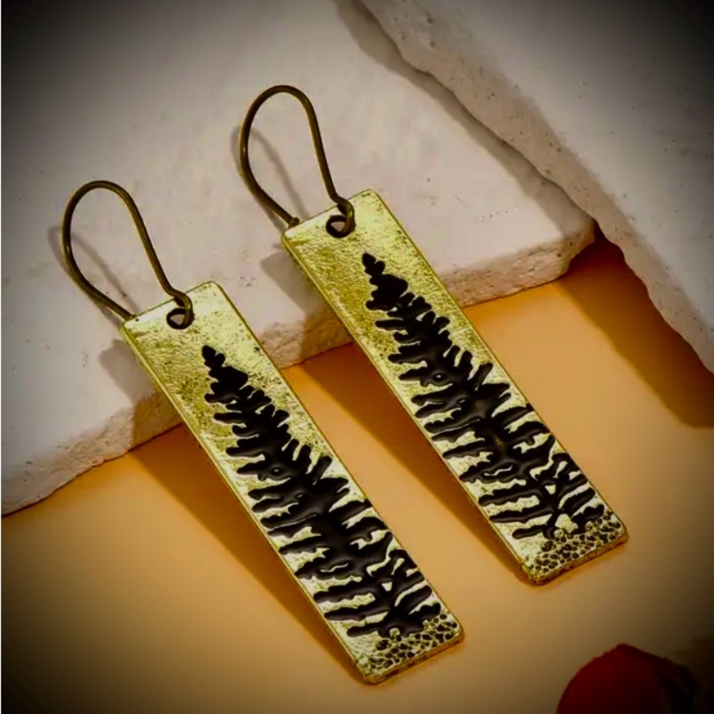 Tree Earrings in Gold Tone